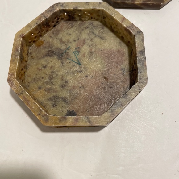 Soapstone Carved Flower Trinket Box With Mother of Pearl Inlaid - Picture 2 of 6